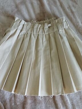 H&M pleated brige mini skirt